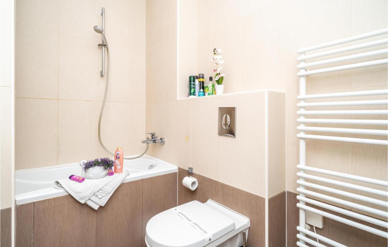 1 Bedroom Amazing Apartment In ドゥブロブニク エクステリア 写真