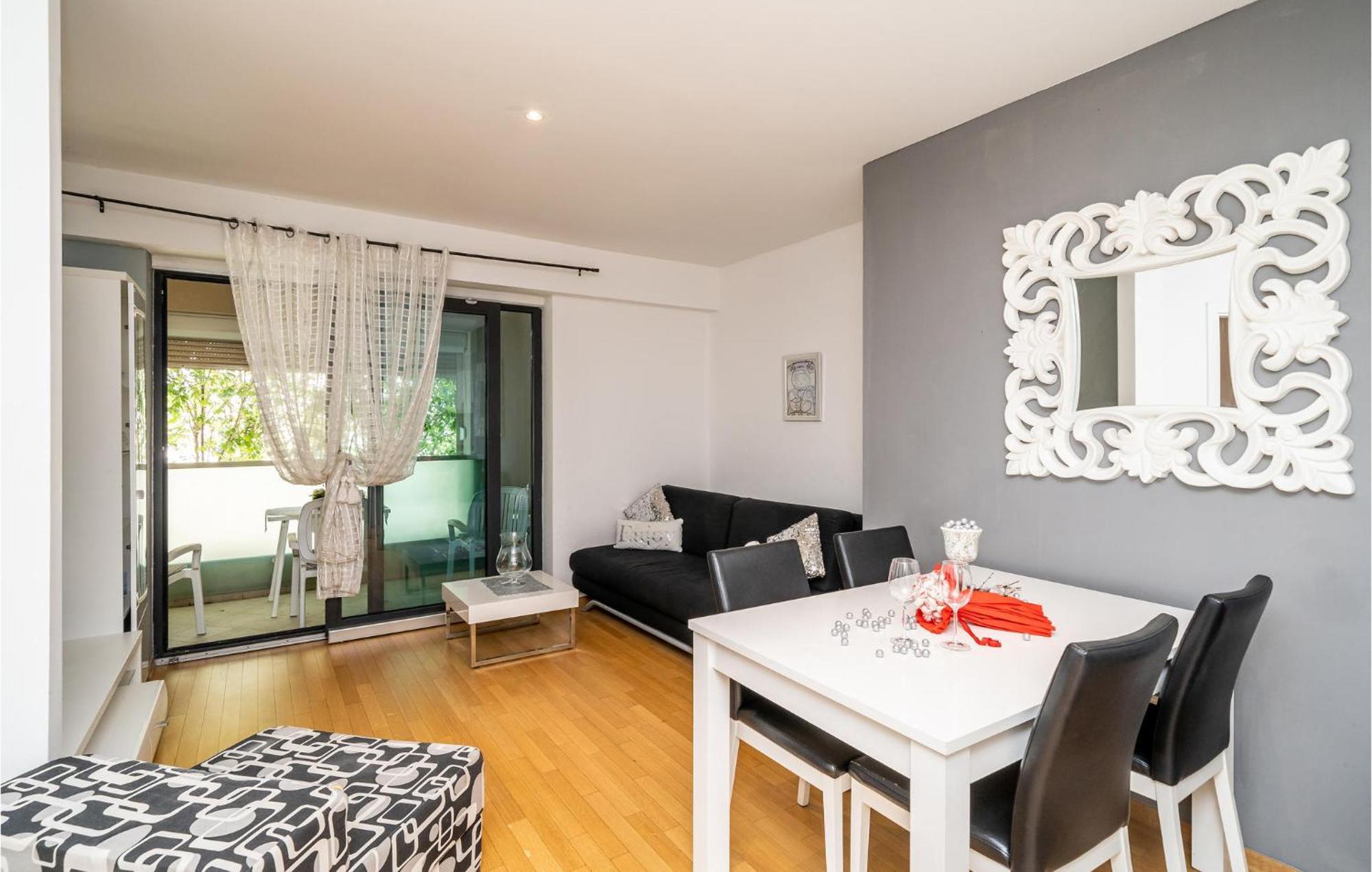 1 Bedroom Amazing Apartment In ドゥブロブニク エクステリア 写真