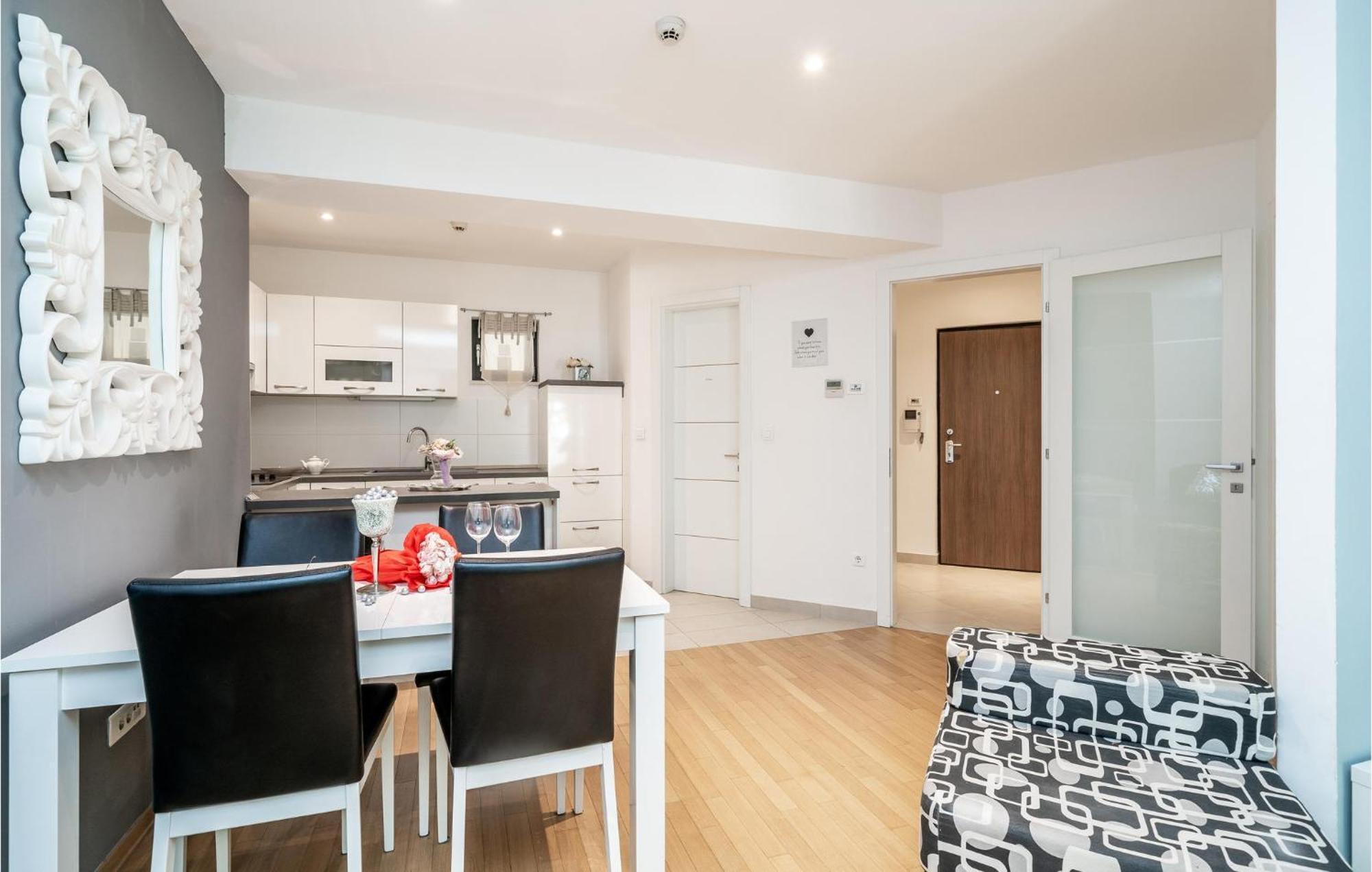 1 Bedroom Amazing Apartment In ドゥブロブニク エクステリア 写真
